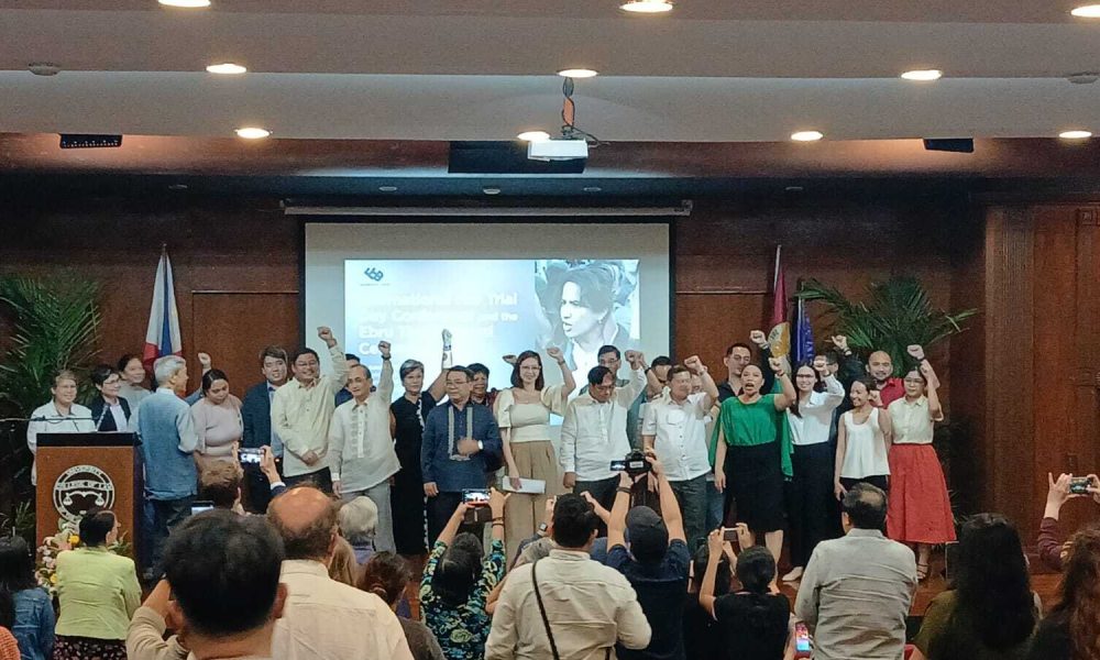 PHILIPPINES : Mobilisation pour la Journée internationale du droit à un procès équitable à Manille : le prix Ebru Timtik décerné à l’organisation NUPL