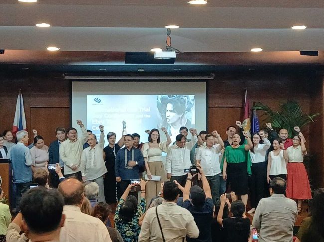 PHILIPPINES : Mobilisation pour la Journée internationale du droit à un procès équitable à Manille : le prix Ebru Timtik décerné à l’organisation NUPL